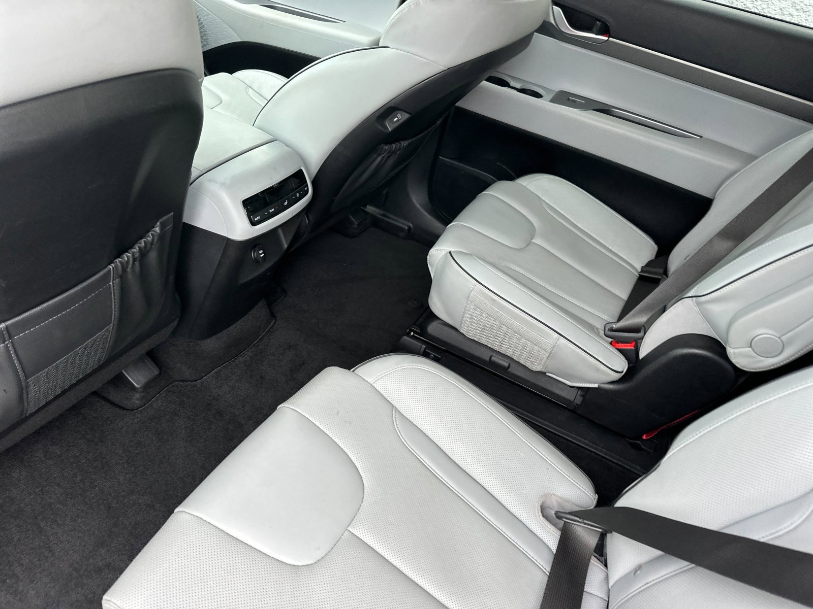 Used 2024 Hyundai Palisade SEL image 12