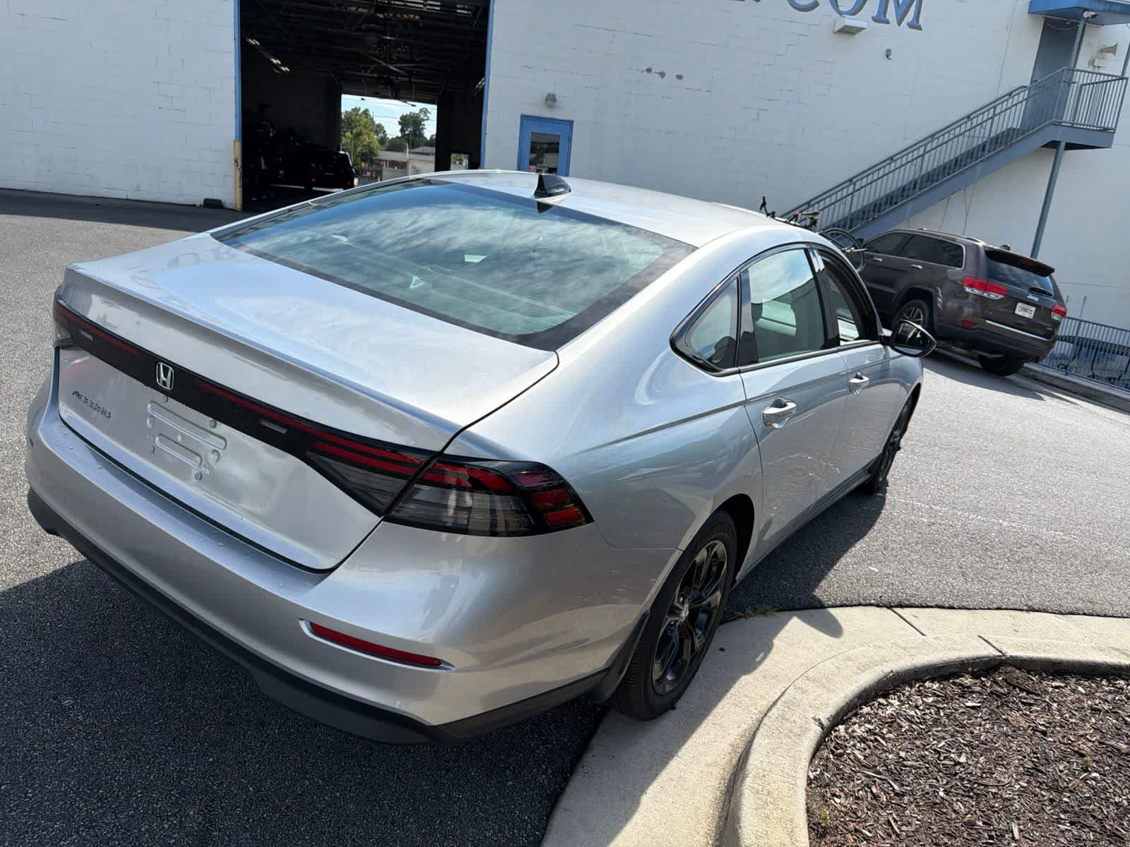 Used 2025 Honda Accord SE image 10
