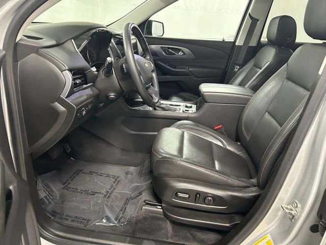 Used 2021 Chevrolet Traverse Premier w/ Redline Edition AWD/4WD image 12