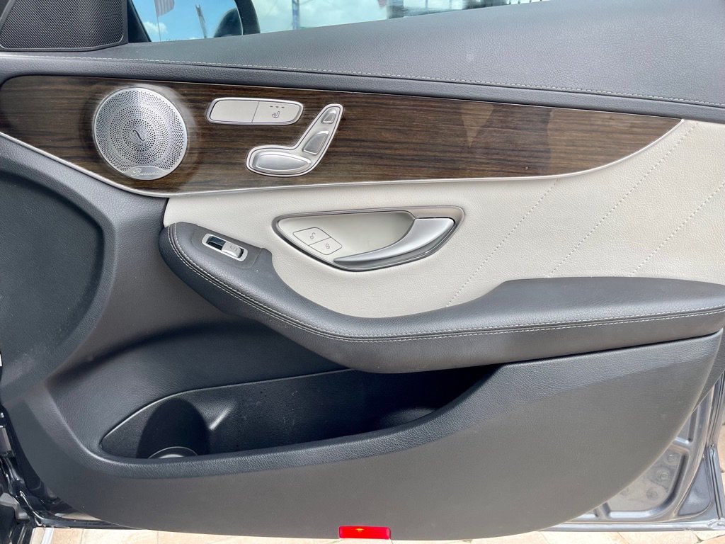 Used 2015 Mercedes-Benz C 400 4MATIC image 36