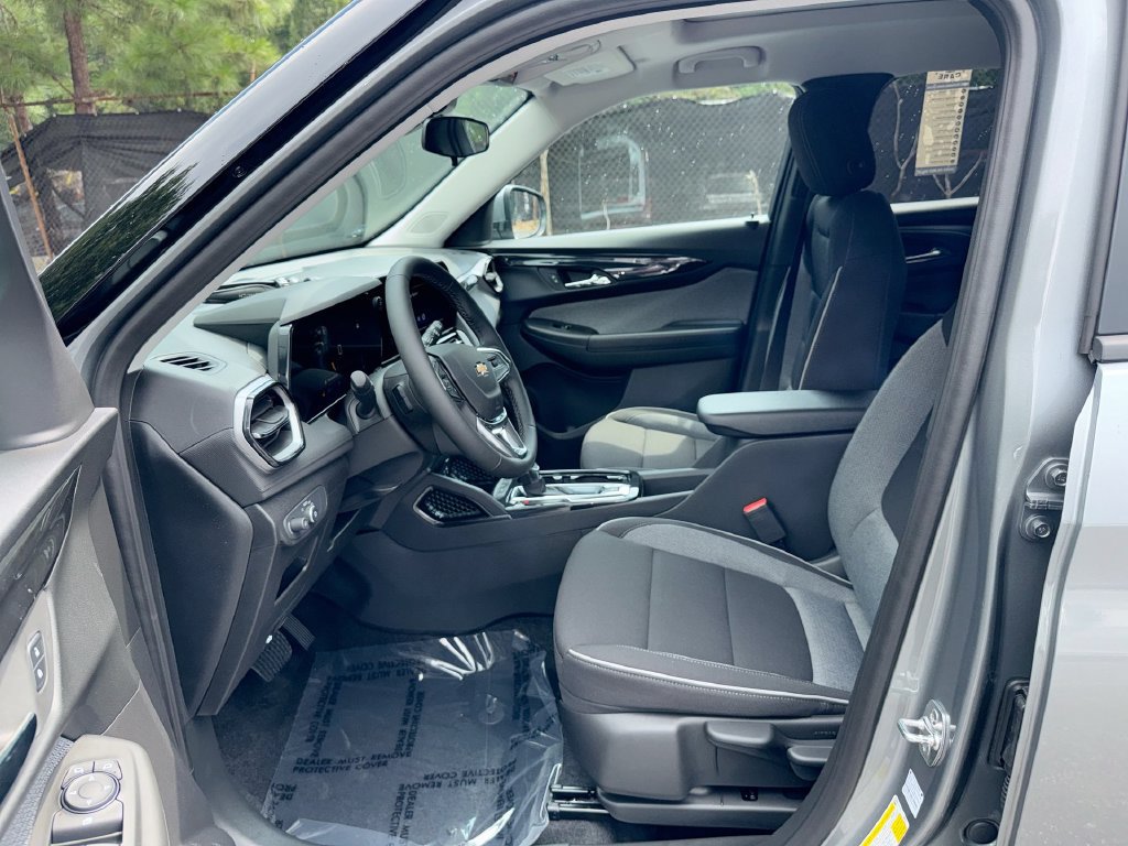 New 2026 Chevrolet TrailBlazer LT w/ LT Cold Weather Package FWD image 13