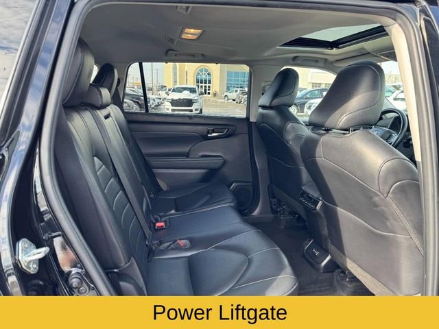 Used 2022 Toyota Highlander XLE image 11