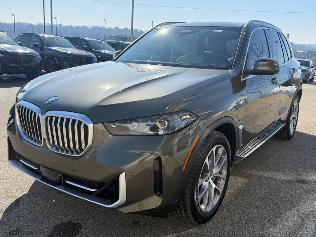Certified 2025 BMW X5 xDrive50e w/ Executive Package image 8