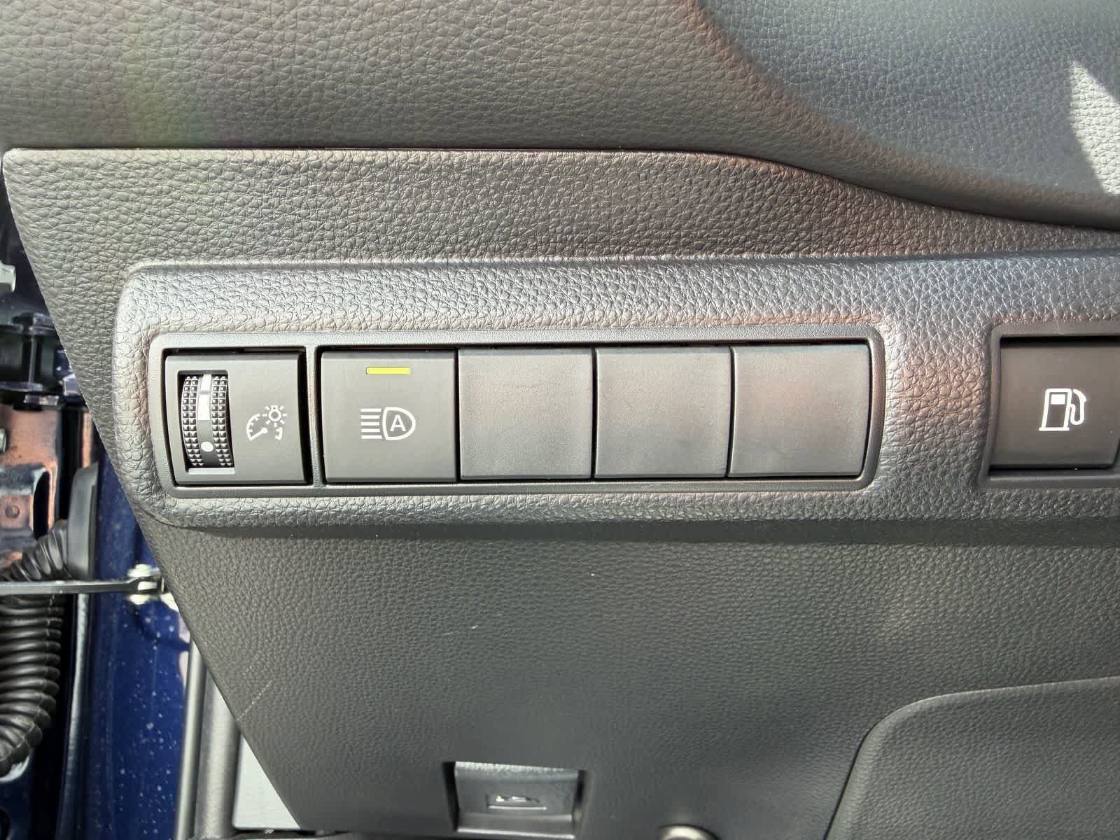 Used 2022 Toyota Corolla LE w/ Premium Interior Package image 15