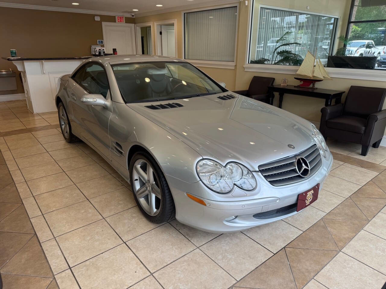 Used 2005 Mercedes-Benz SL 500 image 2