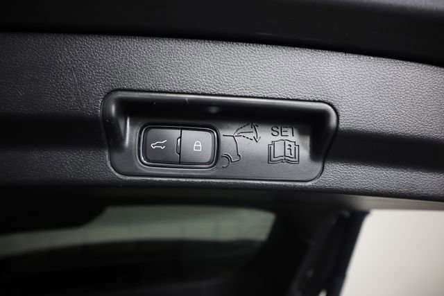 Used 2022 Ford Explorer Limited image 73