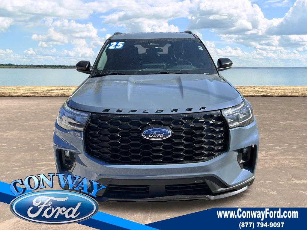 Used 2025 Ford Explorer ST-Line image 14