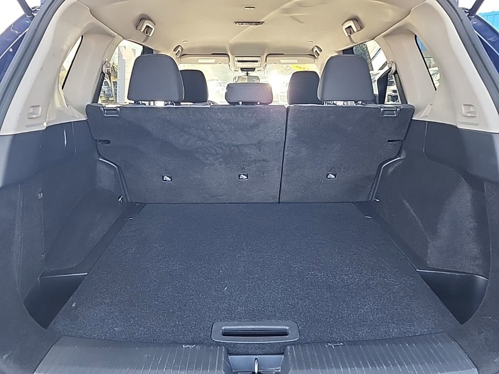 Used 2023 Nissan Rogue SV image 17