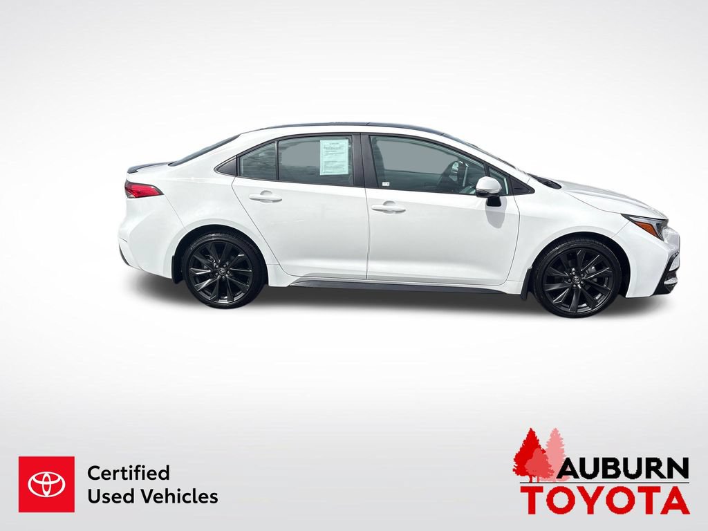 Certified 2026 Toyota Corolla SE w/ SE Package FWD image 9