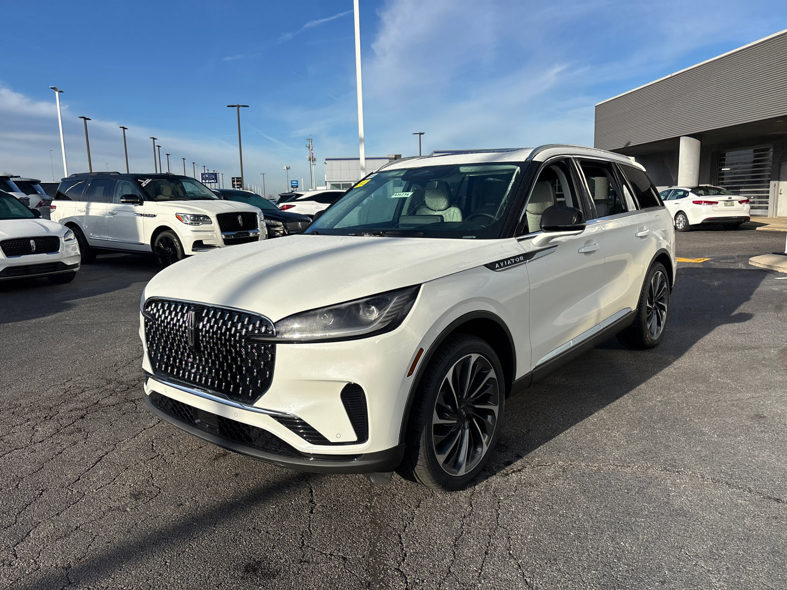 New 2026 Lincoln Aviator Reserve image 3