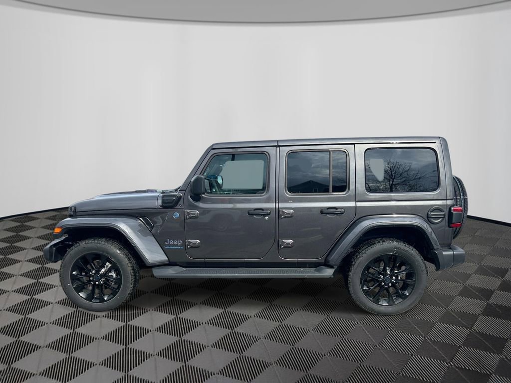 Used 2025 Jeep Wrangler Sahara image 8
