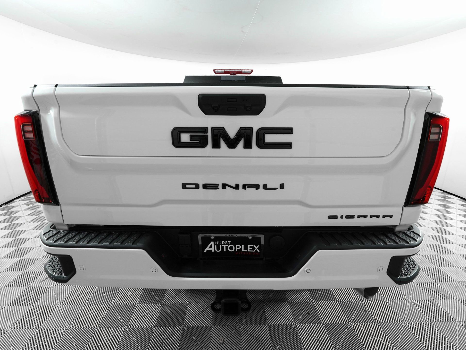 Used 2025 GMC Sierra 3500 Denali Ultimate AWD/4WD image 7