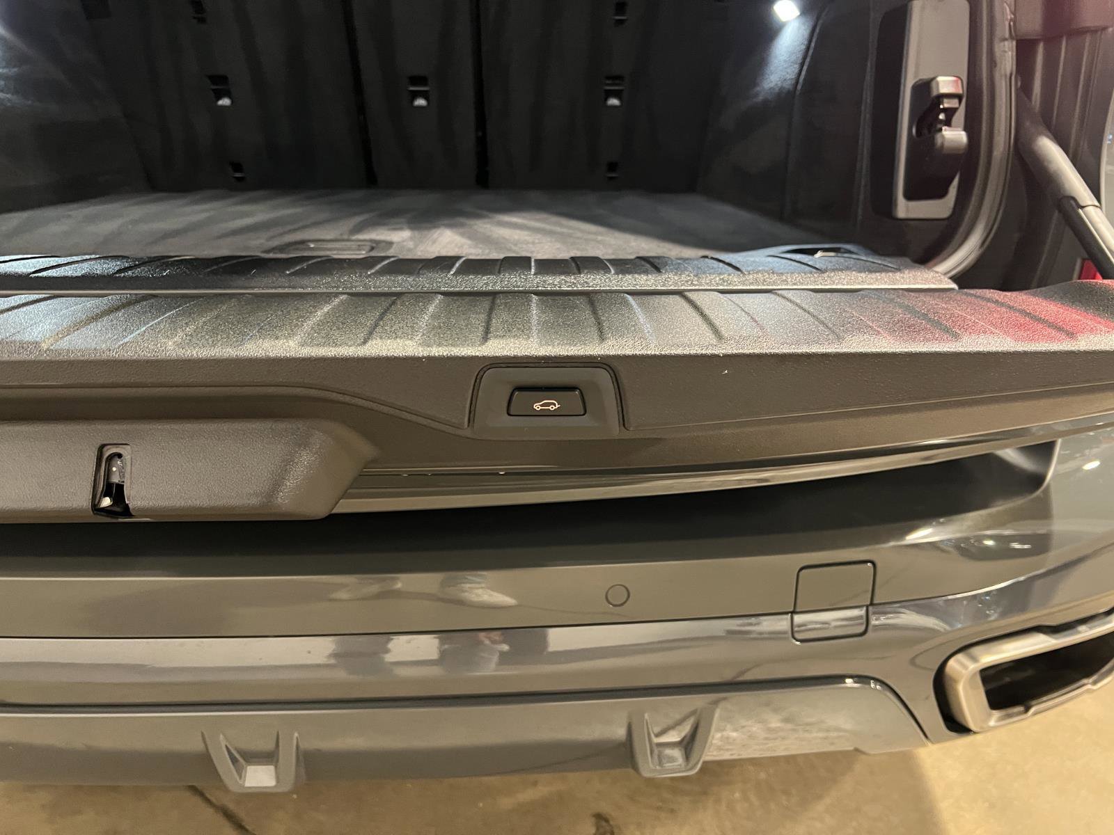 Used 2023 BMW X5 M50i w/ Executive Package image 37