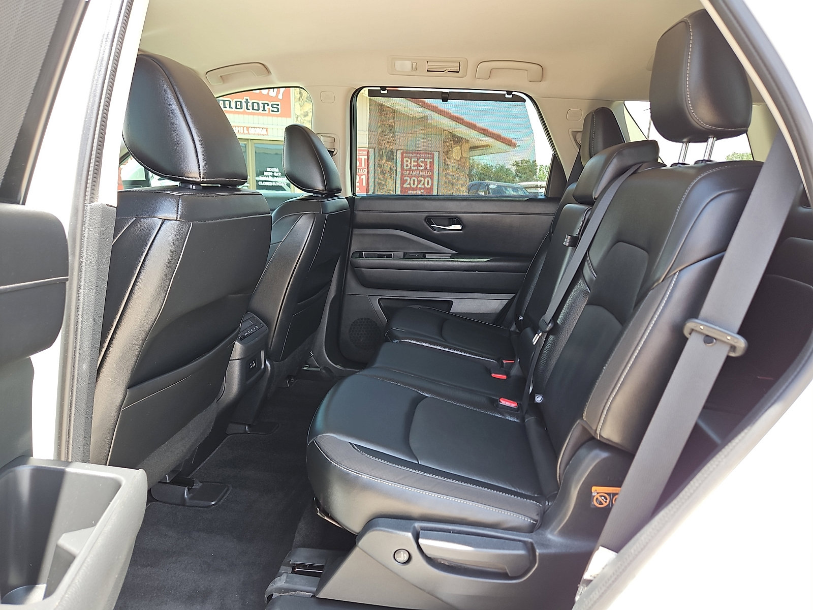 Used 2022 Nissan Pathfinder SL FWD image 9