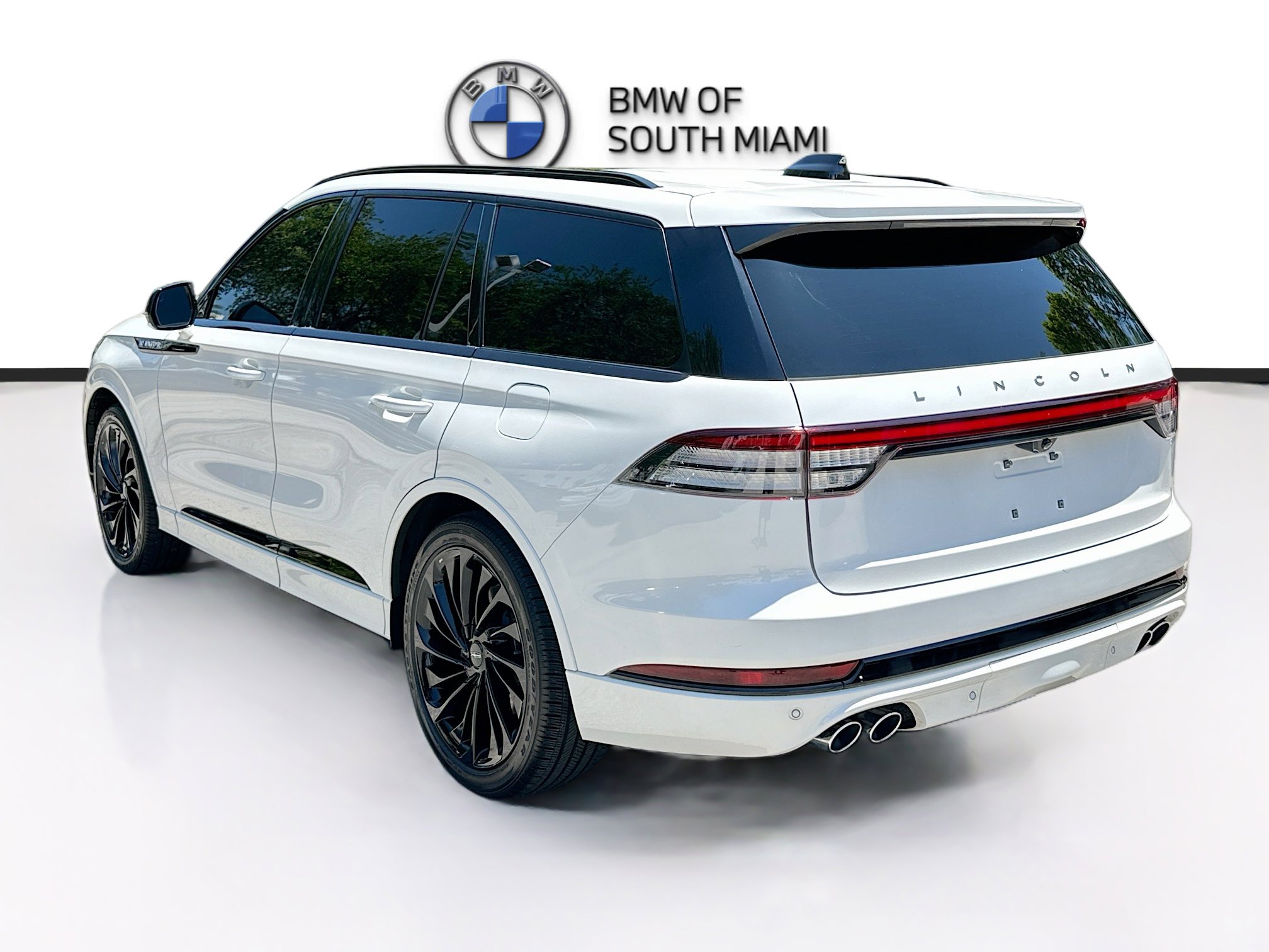 Used 2025 Lincoln Aviator Reserve w/ Jet Appearance Package RWD image 5