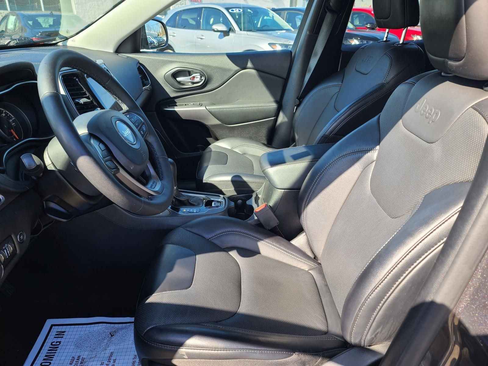 Used 2022 Jeep Cherokee Limited image 8