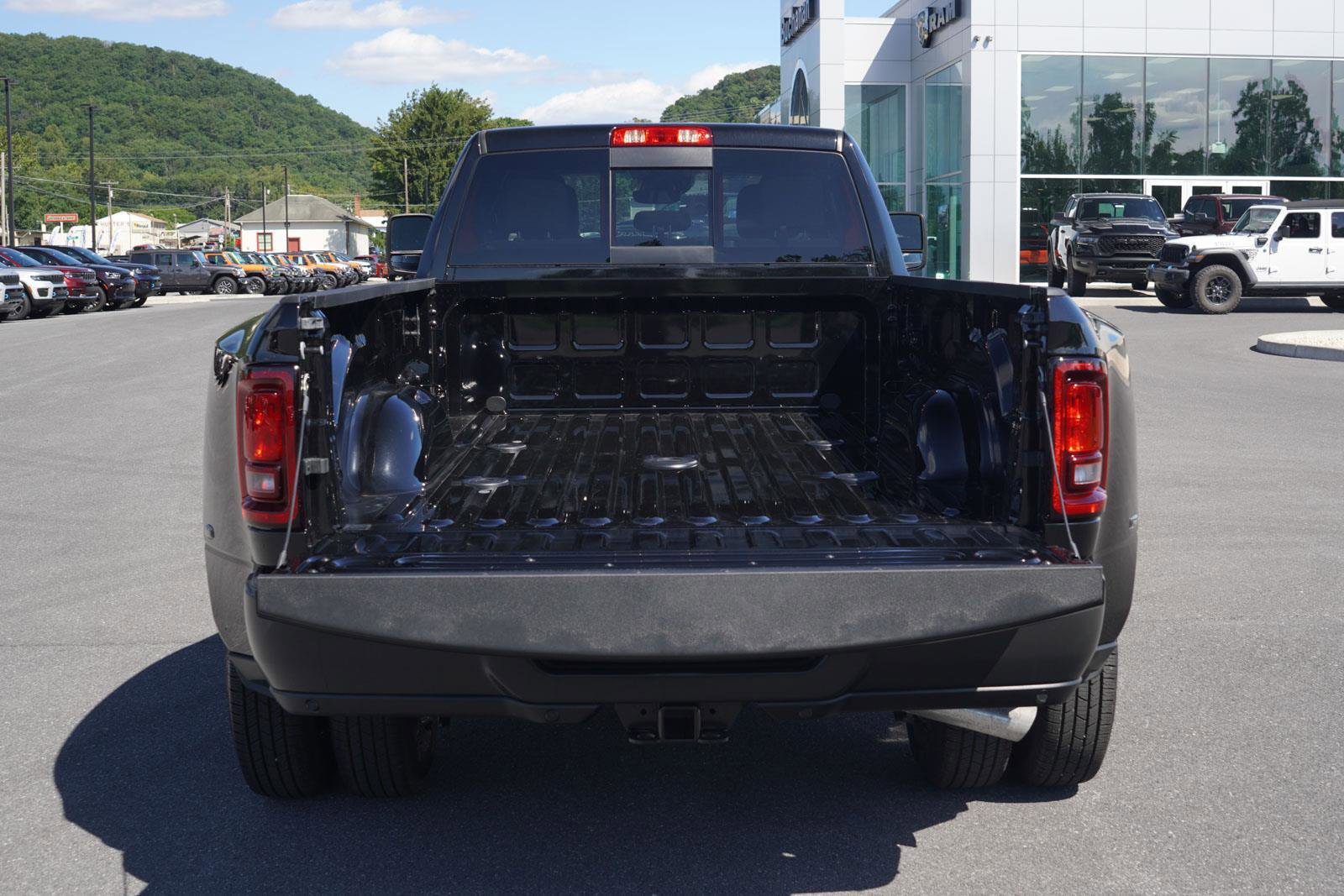 New 2025 RAM 3500 Tradesman image 5