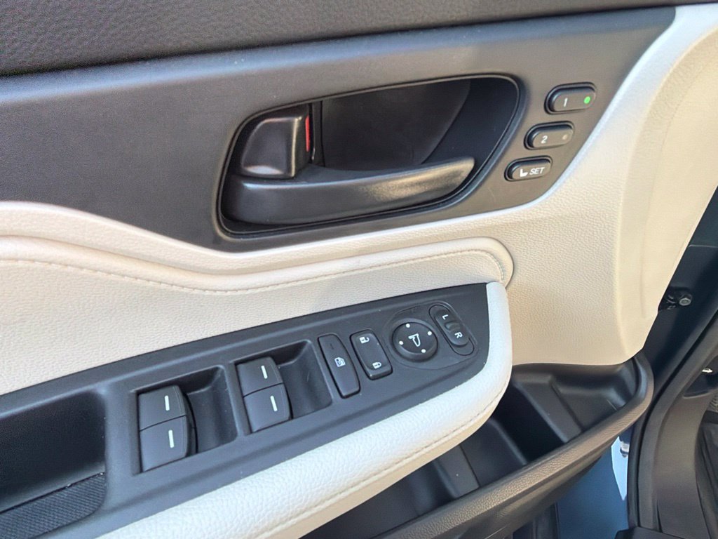 Used 2025 Honda Odyssey EX-L image 19