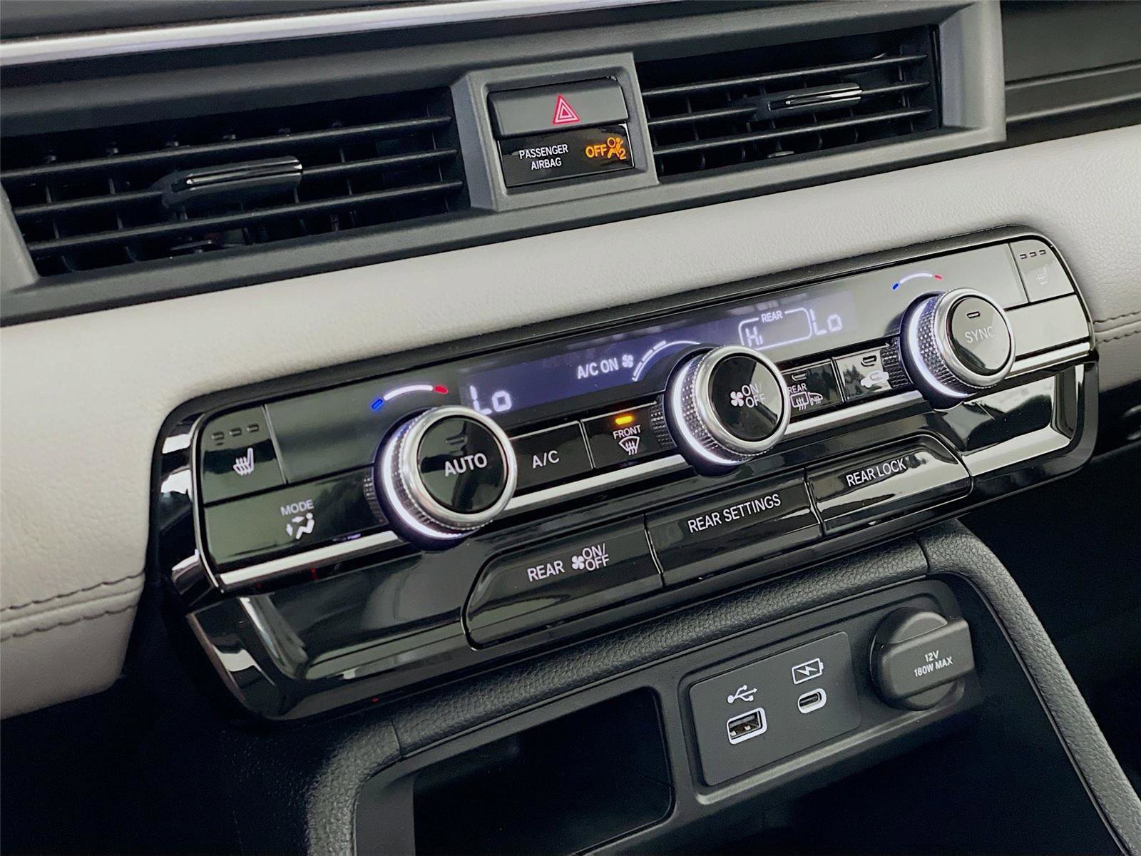 Used 2025 Honda Pilot Touring image 22