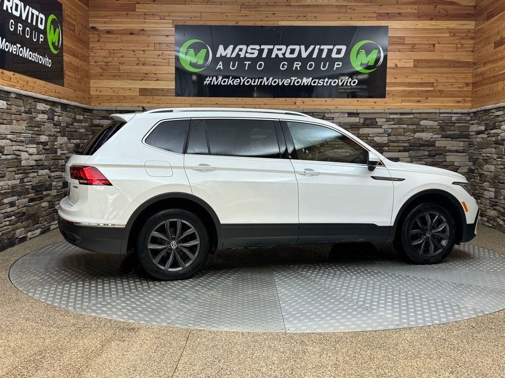 Used 2023 Volkswagen Tiguan SE w/ Panoramic Sunroof Package image 11
