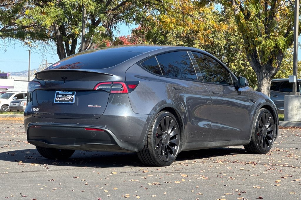 Used 2022 Tesla Model Y Performance AWD/4WD image 6