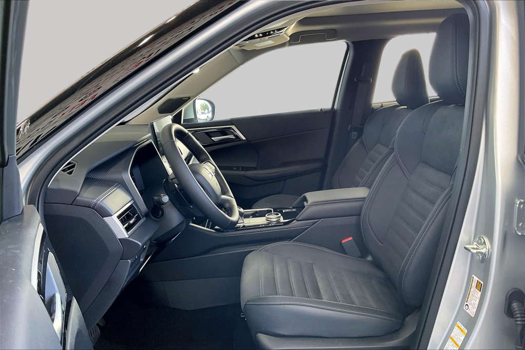 New 2026 Mitsubishi Outlander SE FWD image 9
