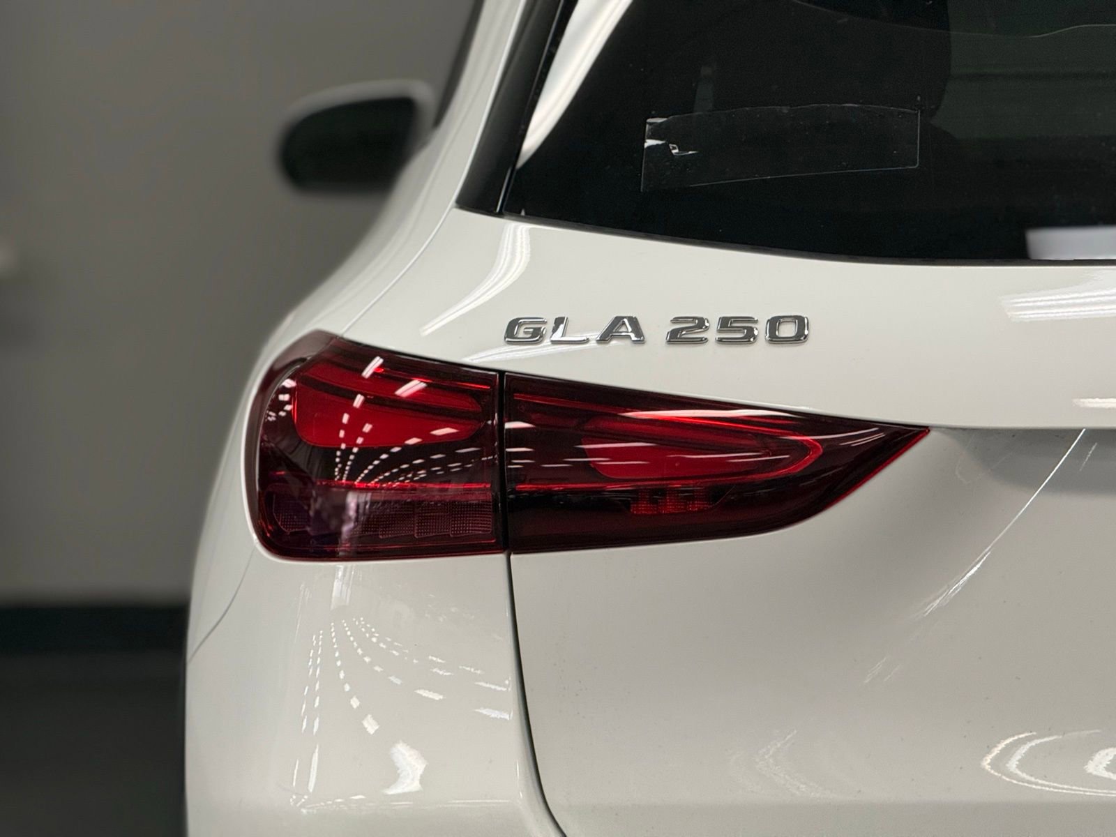 Certified 2025 Mercedes-Benz GLA 250 image 9