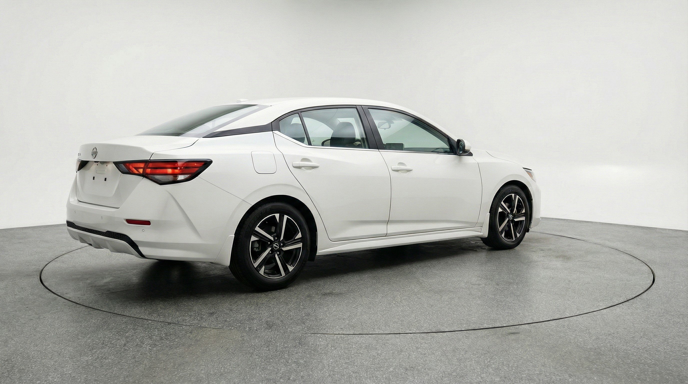 Used 2025 Nissan Sentra SV FWD image 9