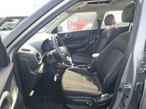 Used 2025 Hyundai Venue SEL FWD image 16