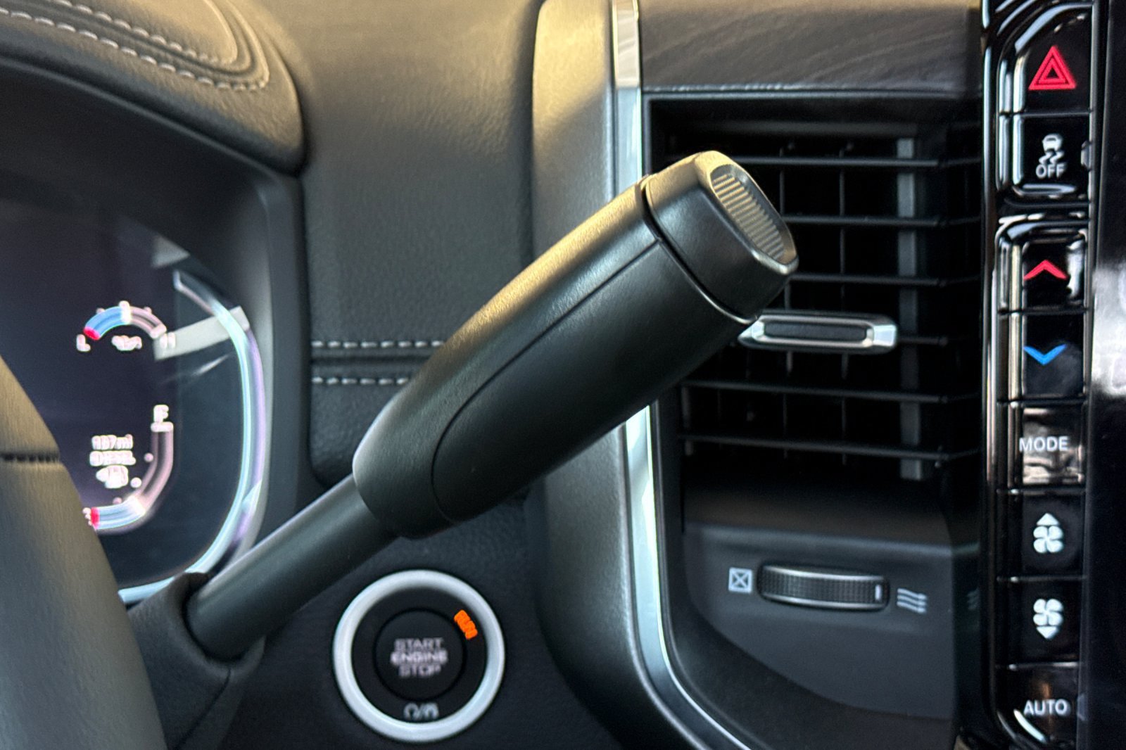 New 2026 RAM 3500 Laramie AWD/4WD image 22