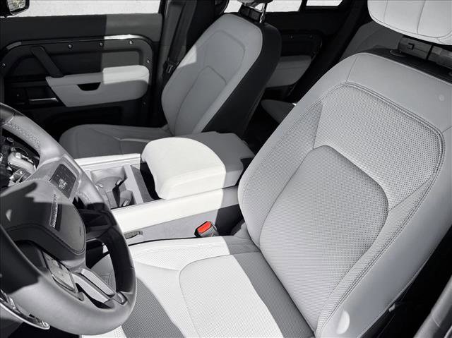 Used 2025 Land Rover Defender 110 V8 image 10