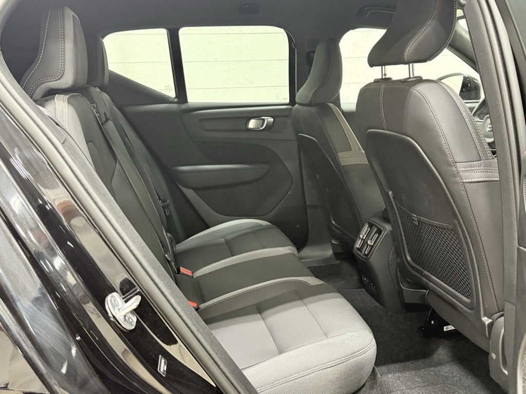 Used 2024 Volvo XC40 Recharge Core w/ Protection Package Premier image 36