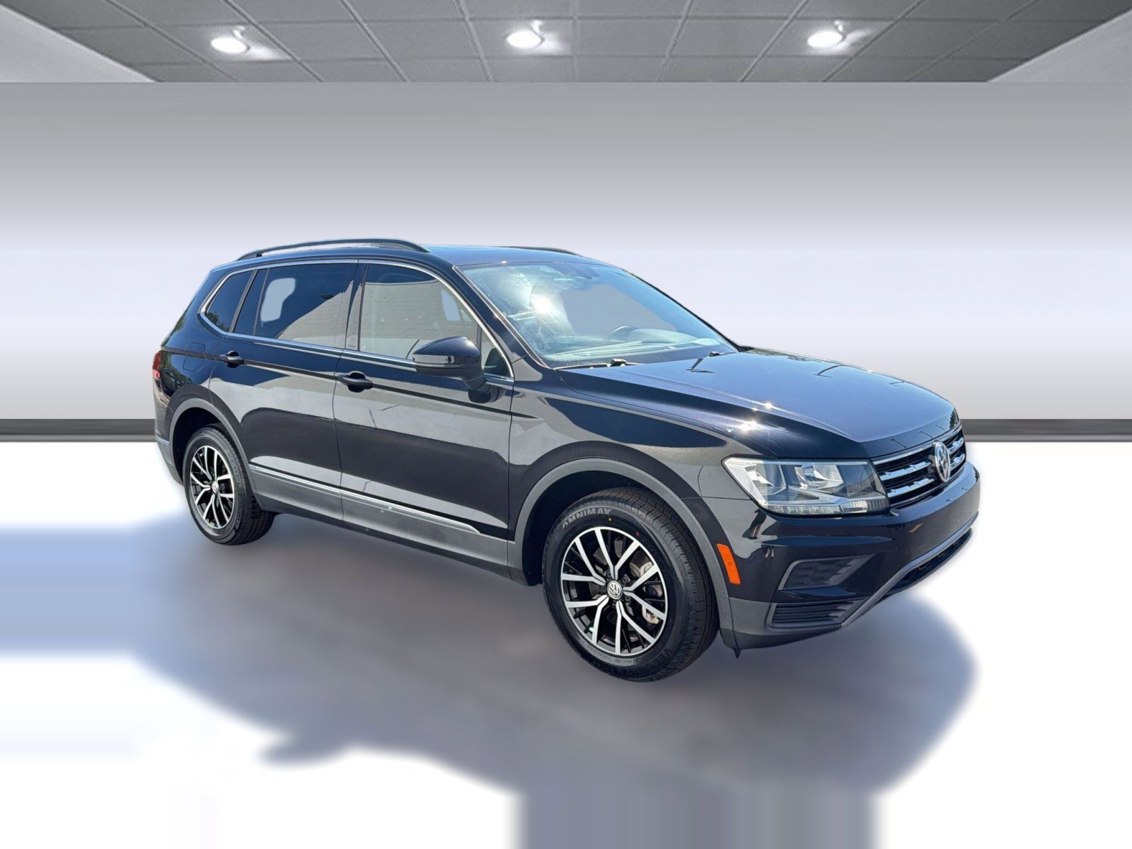 Used 2021 Volkswagen Tiguan SE w/ Panoramic Sunroof Package FWD image 7