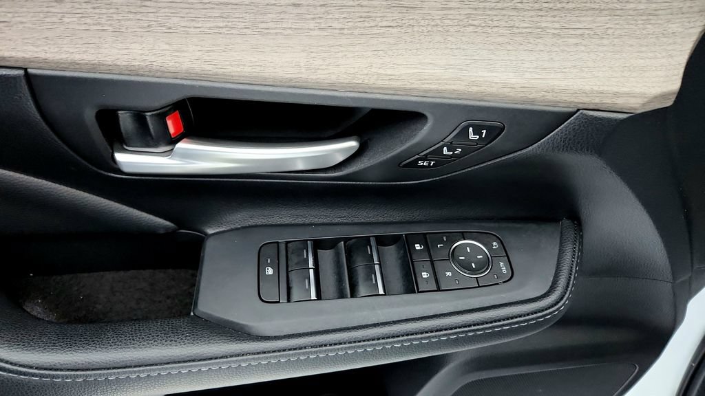Certified 2025 Toyota Grand Highlander FWD image 31
