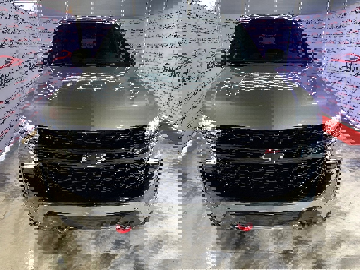 Used 2024 Chevrolet Suburban Z71 image 46