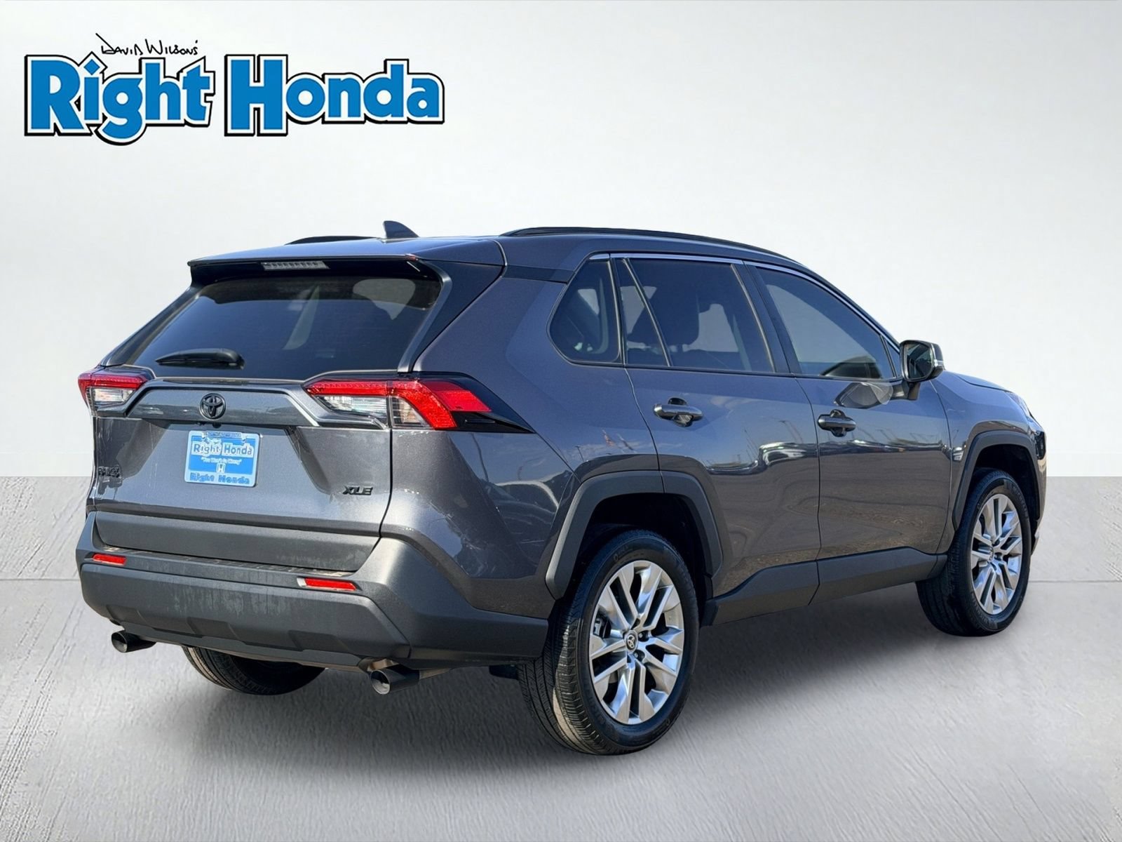 Used 2024 Toyota RAV4 XLE Premium FWD image 7