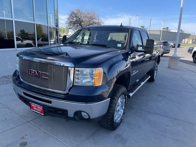 Used 2007 GMC Sierra 2500 SLT w/ EZ-Lift Tailgate Package AWD/4WD image 2