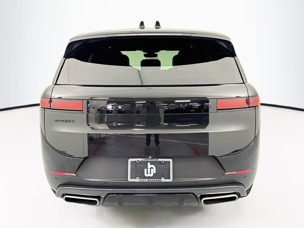 Used 2024 Land Rover Range Rover Sport SE AWD/4WD image 6