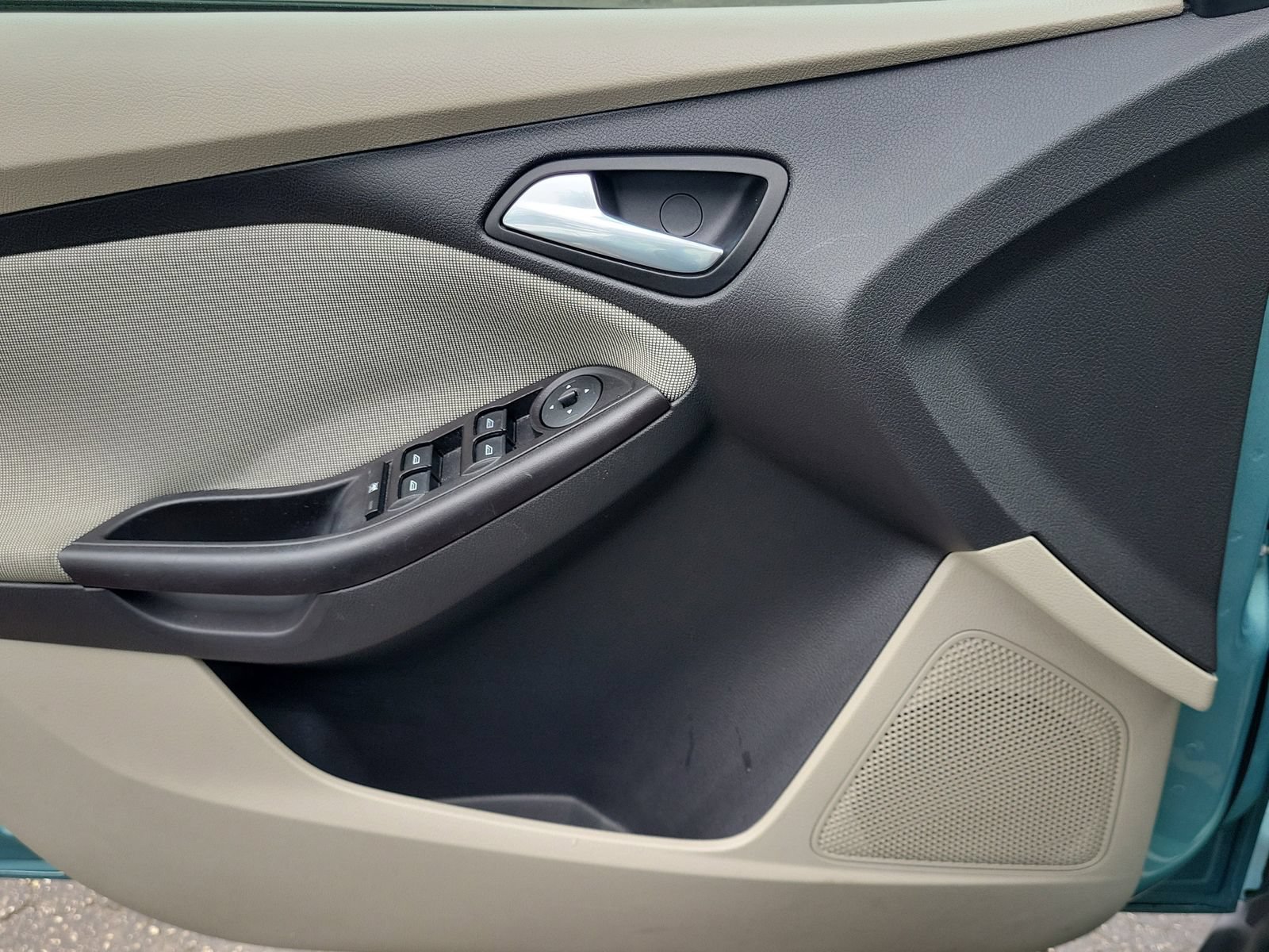 Used 2012 Ford Focus SE FWD image 14