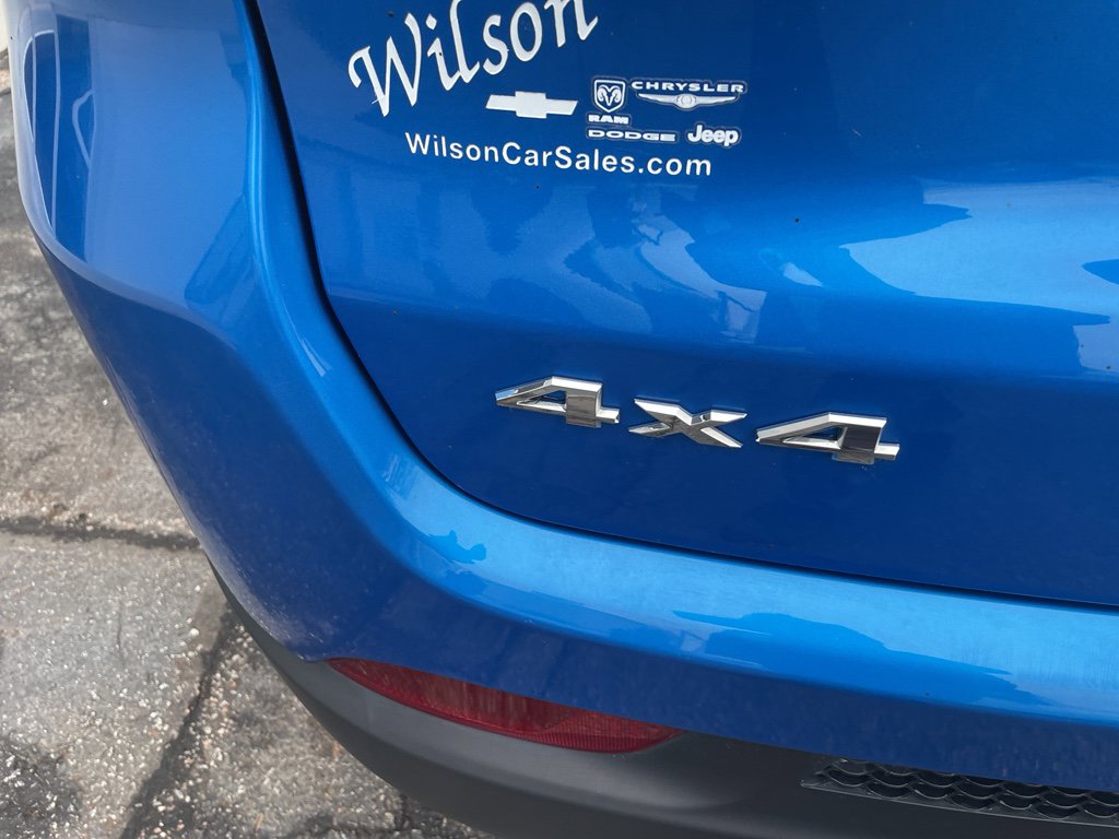 Used 2023 Jeep Compass Latitude image 9