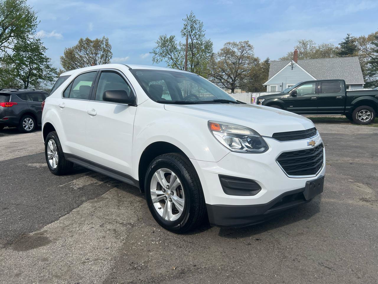 Used 2017 Chevrolet Equinox LS FWD image 3