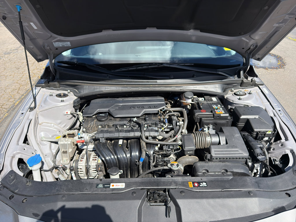 Used 2024 Hyundai Elantra Limited image 10
