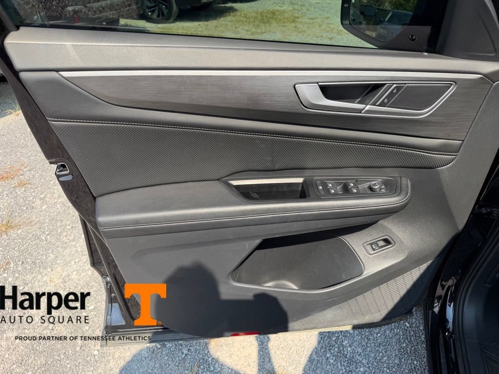 Used 2024 Volkswagen Atlas Cross Sport SE FWD image 18