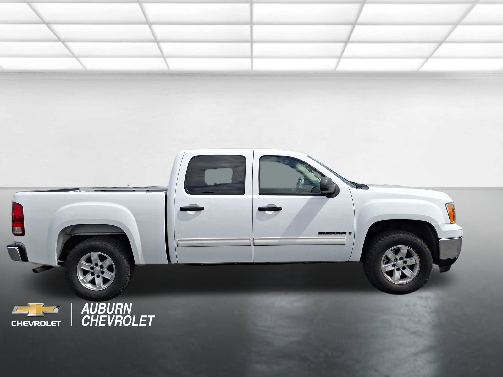 Used 2007 GMC Sierra 1500 SLE w/ SLE1 Preferred Package RWD image 2