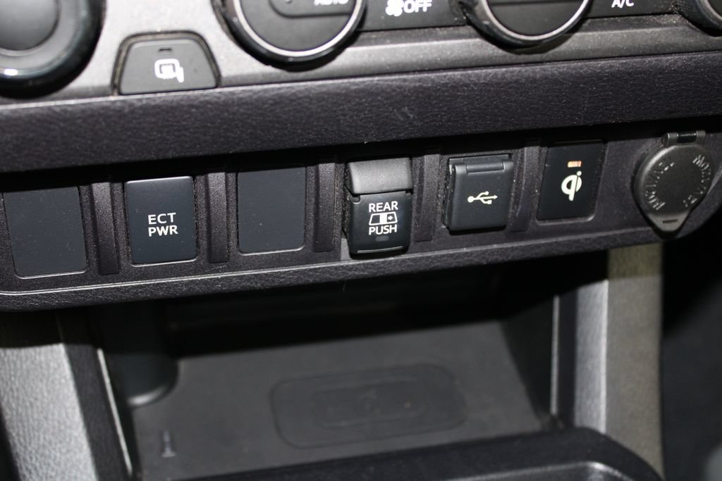 Used 2021 Toyota Tacoma TRD Off-Road AWD/4WD image 43