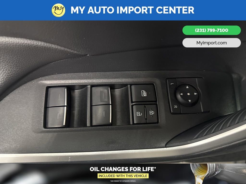 Used 2025 Toyota RAV4 XLE AWD/4WD image 11