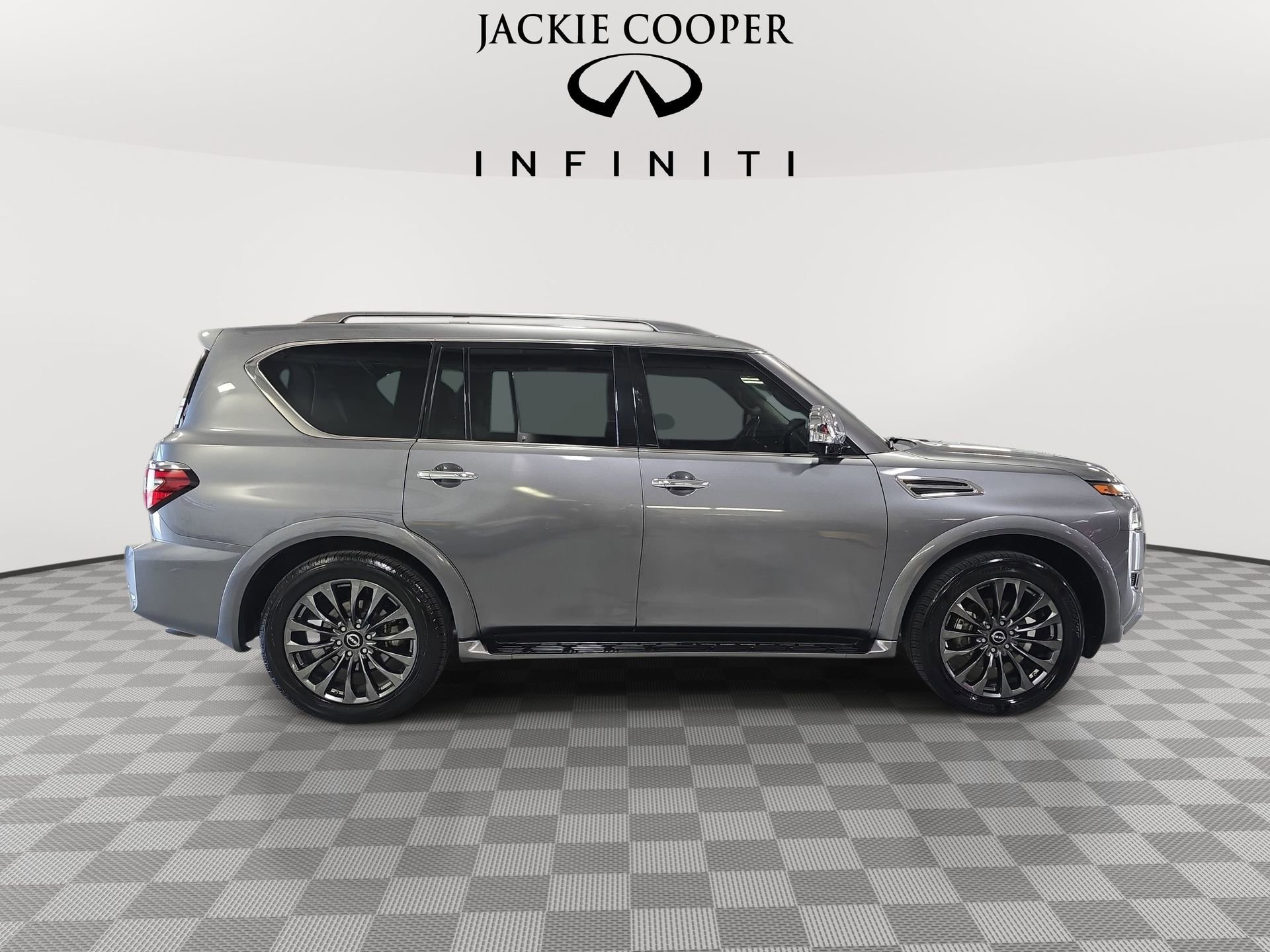 Used 2023 Nissan Armada Platinum w/ Captain's Chairs Package AWD/4WD image 4
