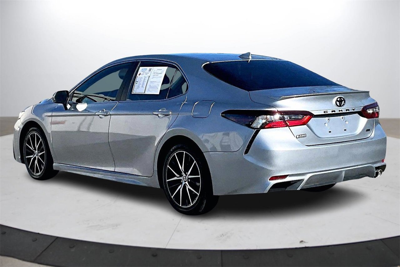 Used 2024 Toyota Camry SE image 7