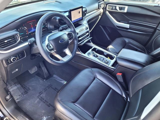 Used 2023 Ford Explorer XLT w/ Equipment Group 202A AWD/4WD image 10