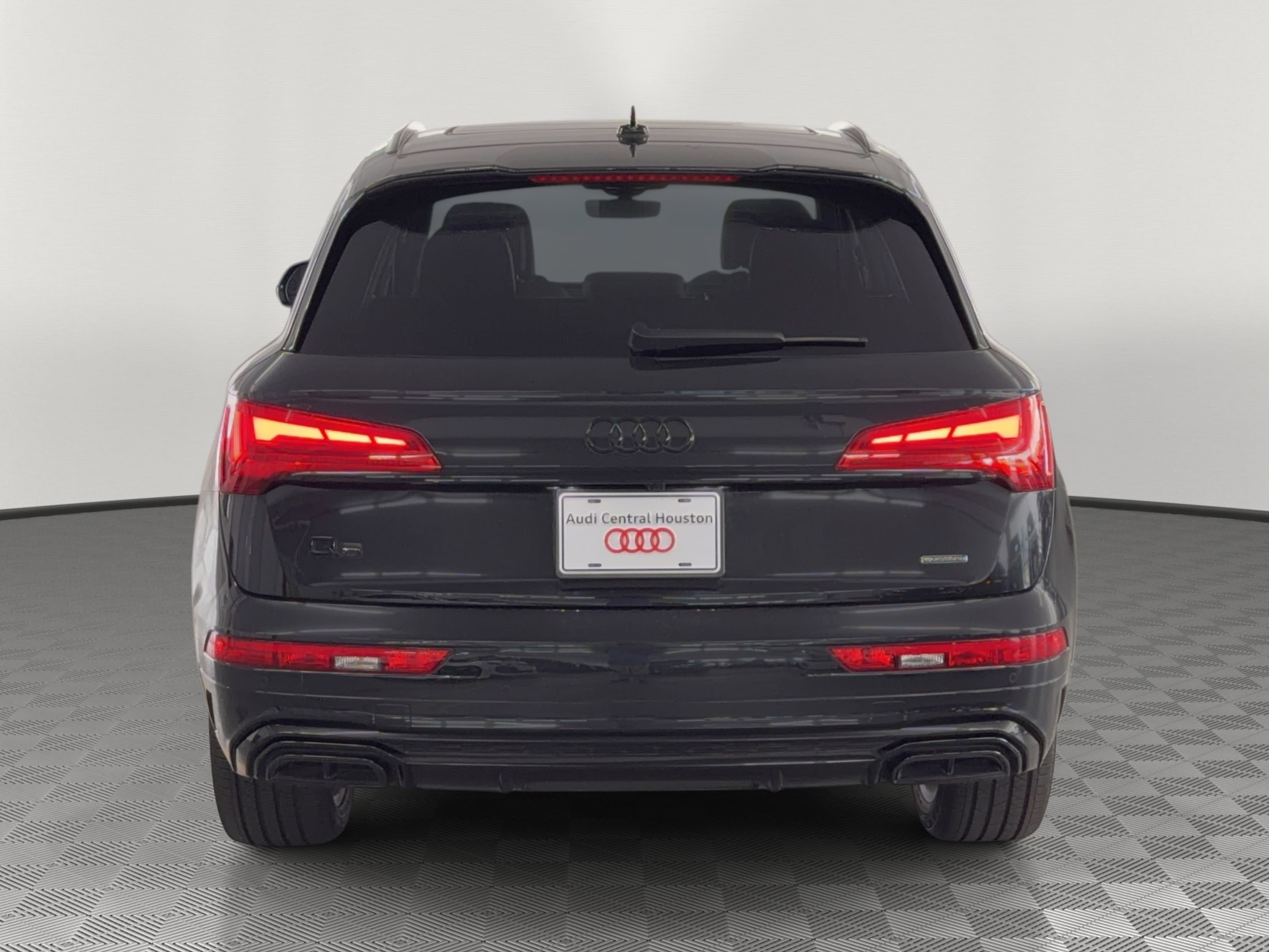 Used 2024 Audi Q5 2.0T Premium Plus w/ Premium Plus Package AWD/4WD image 10